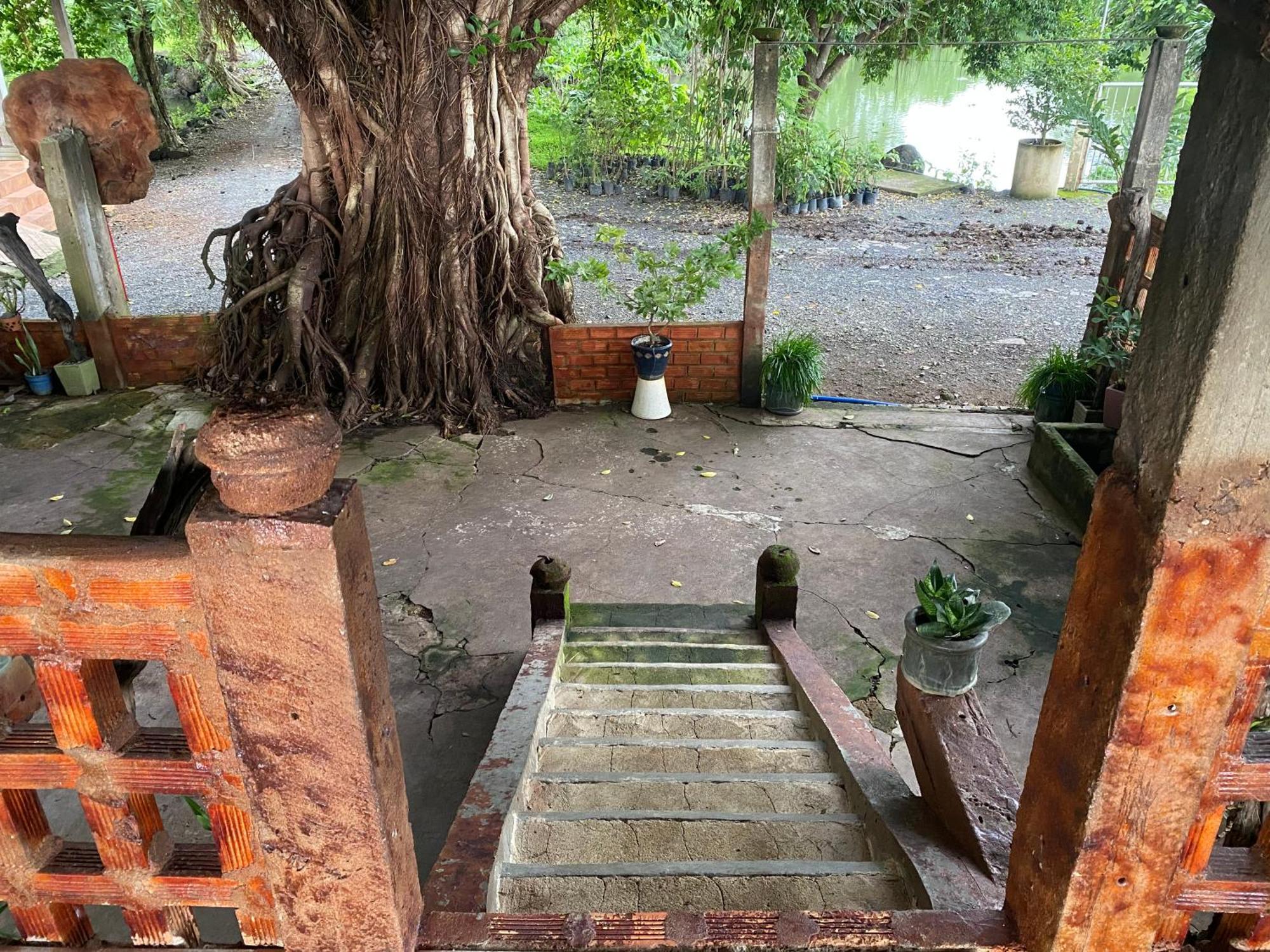 Homestay Tay Xa Trang Bom Exterior foto